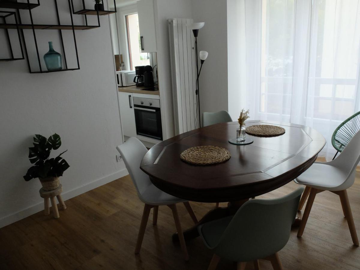 T2 A 150 M Du Centre-ville, Parking Prive Apartment *