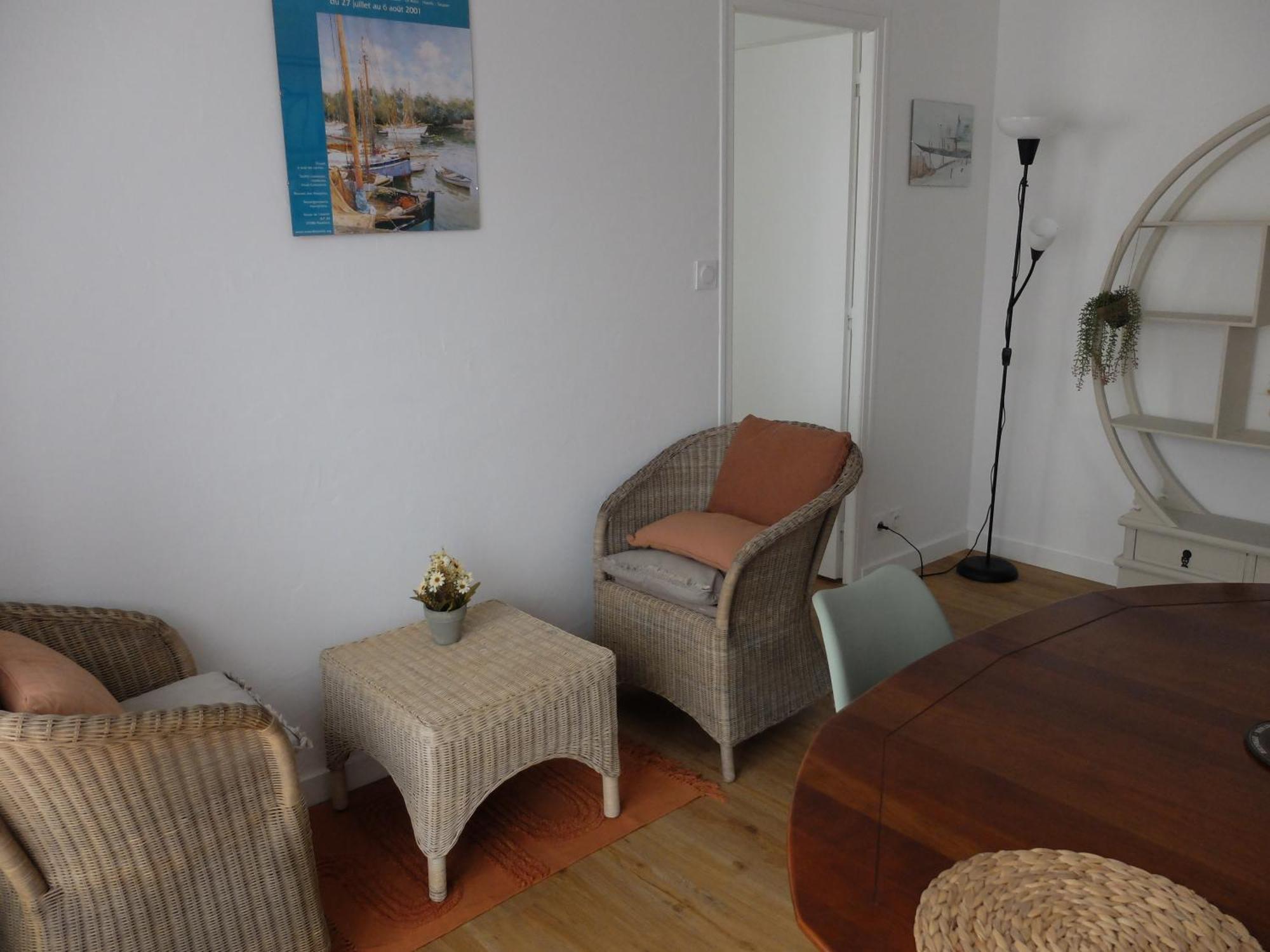 T2 A 150 M Du Centre-ville, Parking Prive Apartment